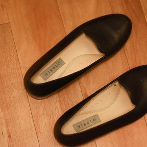 6.5 size Nisolo smoking shoe in black